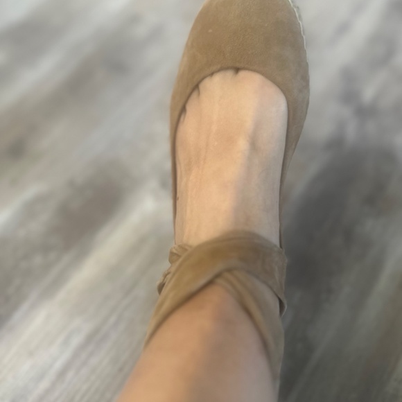 Suede espadrilles, neutral color, super comfortable, never worn - Picture 4 of 7
